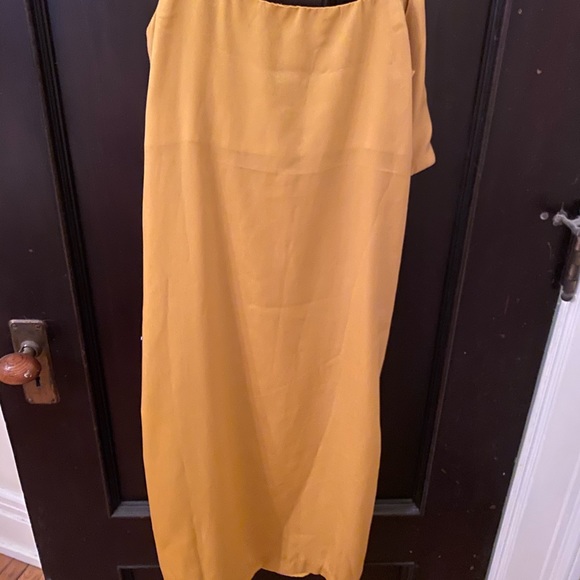 Lulu’s dress - Picture 5 of 7